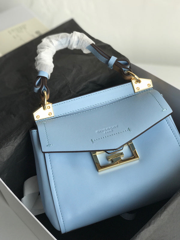 MC-GIVENCHY-148