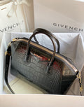 MC-GIVENCHY-149