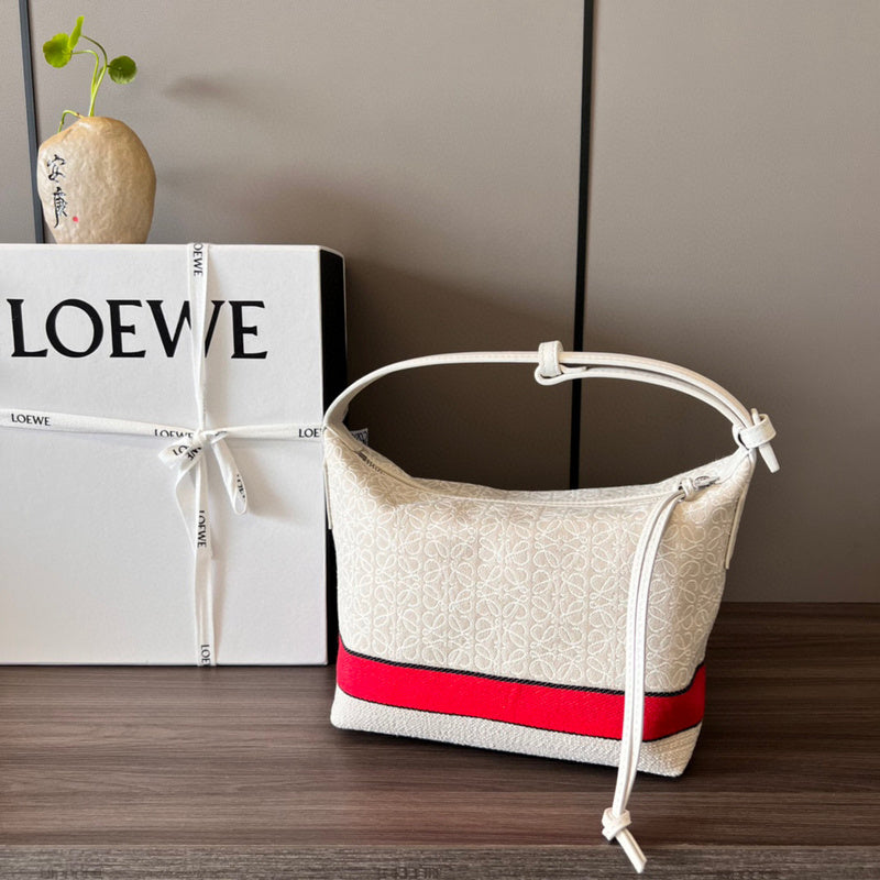 MC-Loewe-296