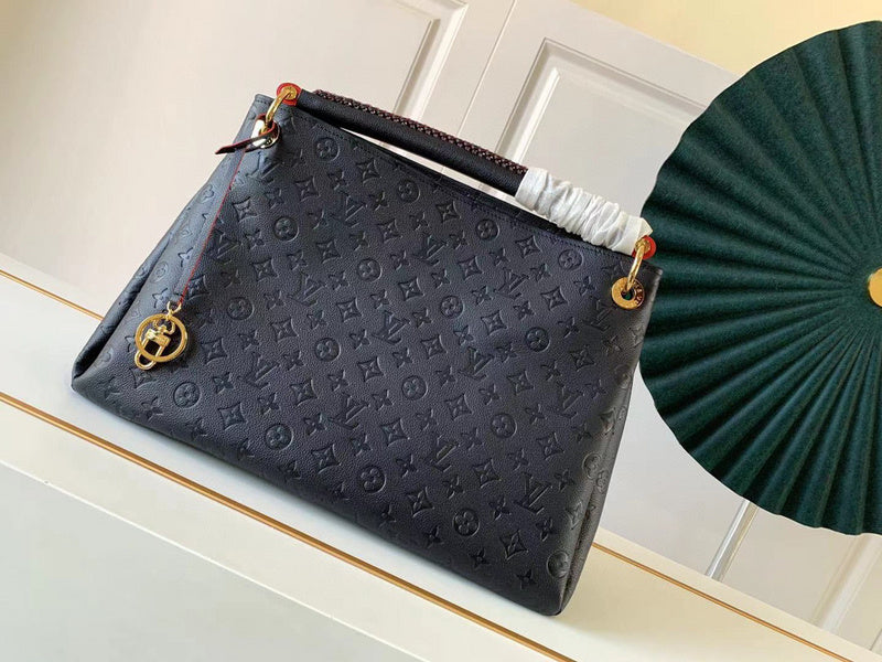 MC-LV-Bags-1196