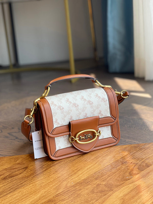 MC-Coach-097