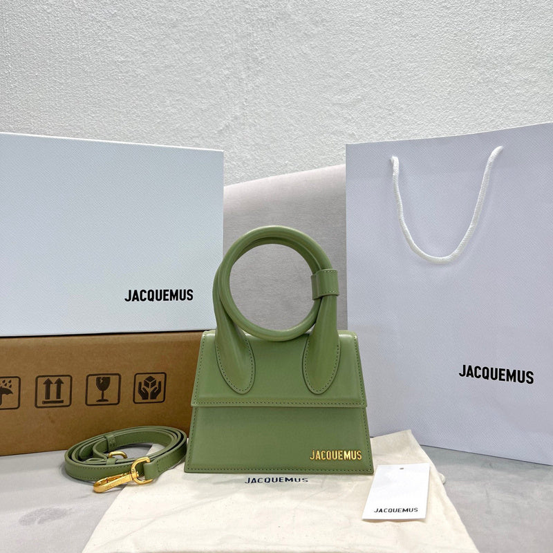 MC-JACQUEMUS-083