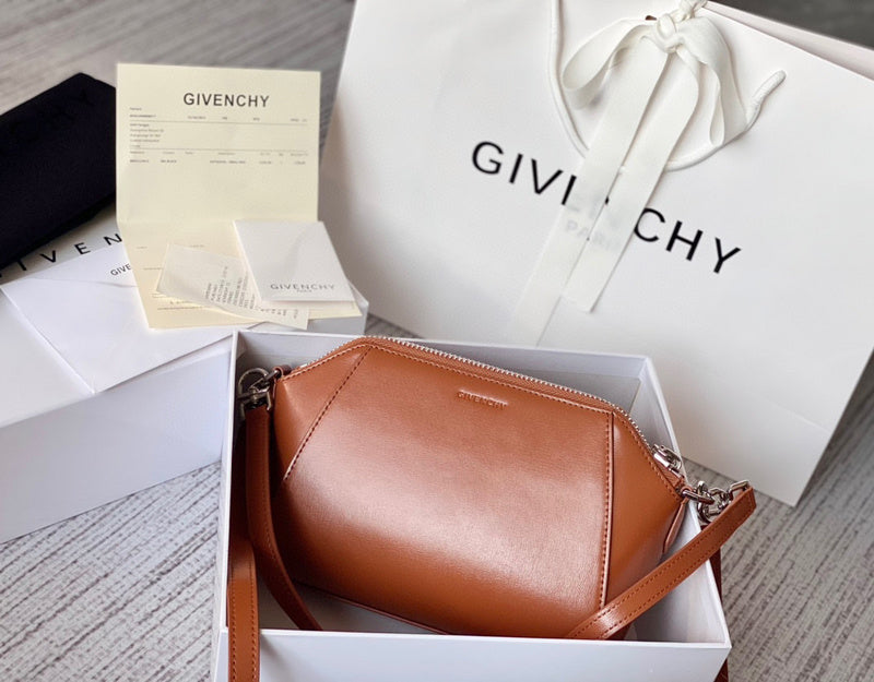 MC-GIVENCHY-160