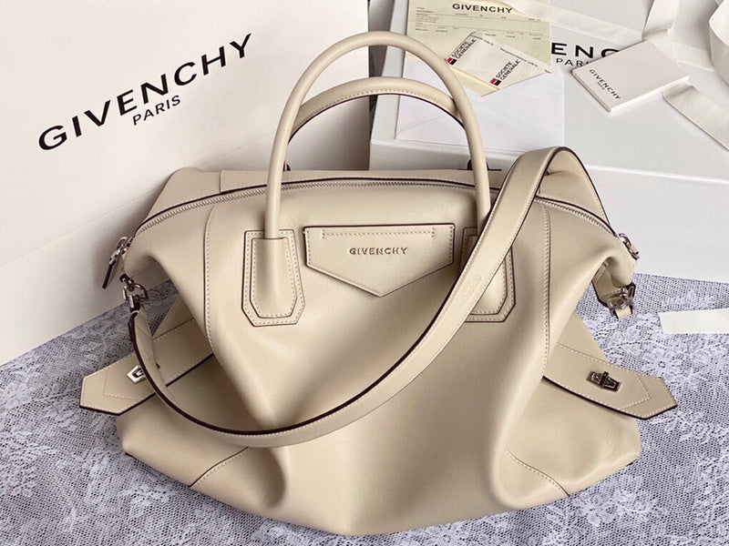 MC-GIVENCHY-165