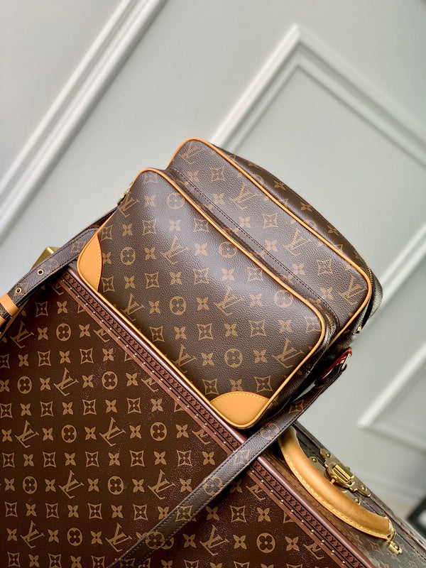 MC-LV-Bags-1320