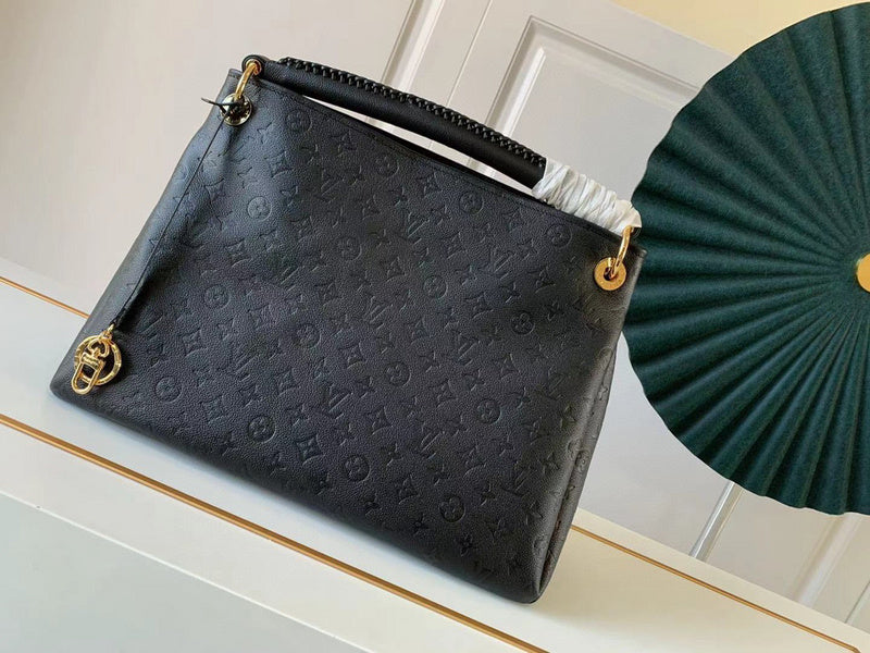 MC-LV-Bags-1356