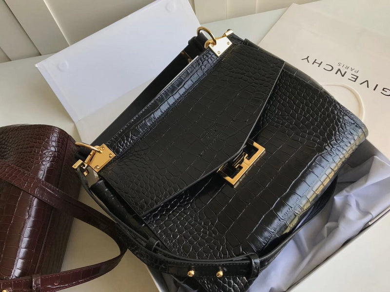 MC-GIVENCHY-175