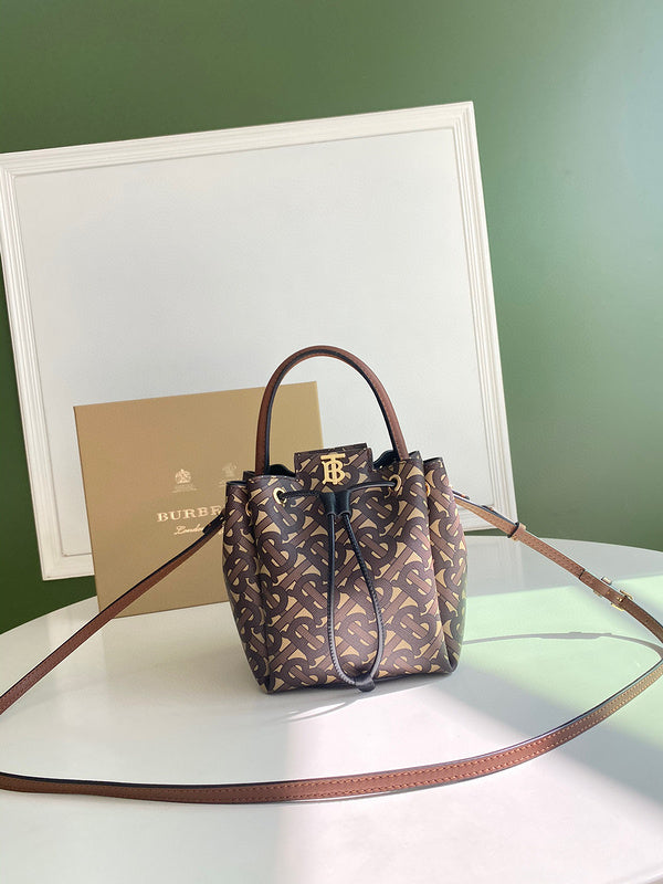 MC-Burberry-207