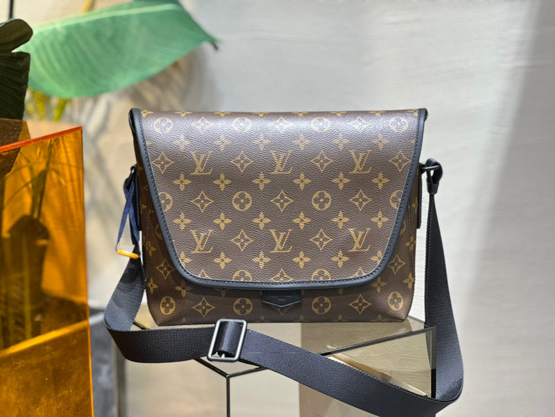 MC-LV-Bags-1475