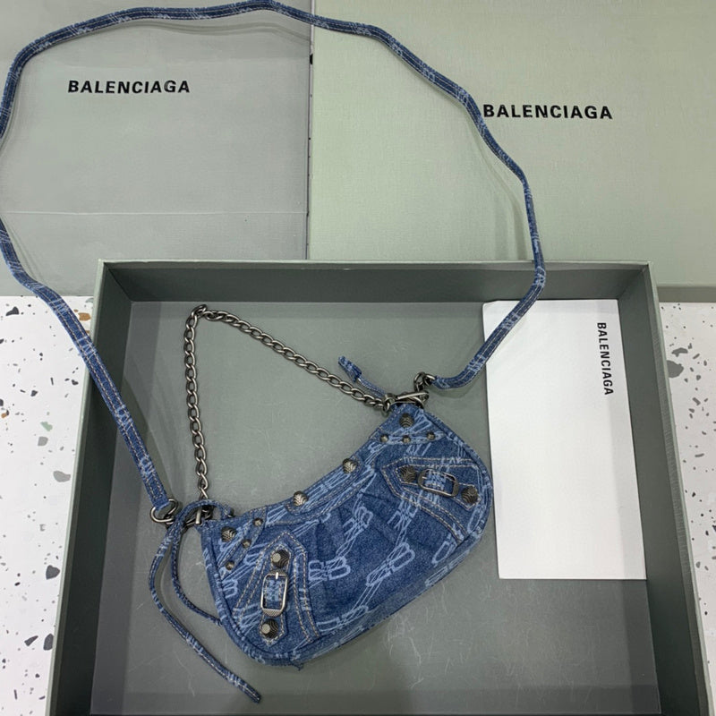 MC-Balenciaga-630