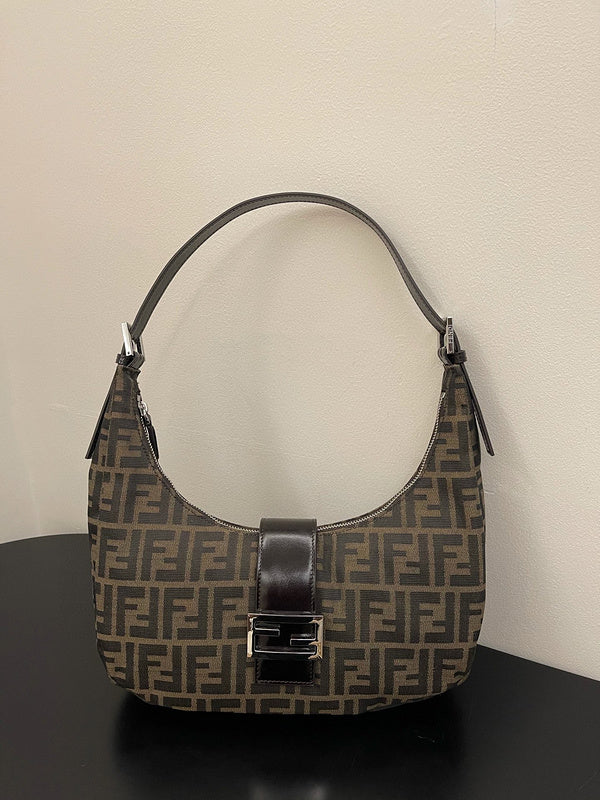 MC-FENDI-1562