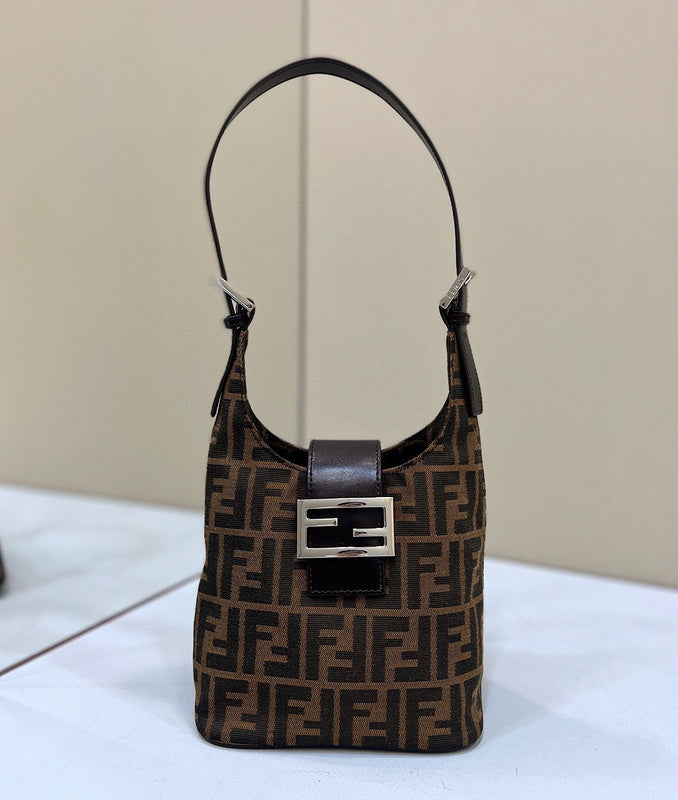 MC-FENDI-1572