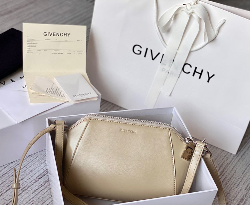 MC-GIVENCHY-212