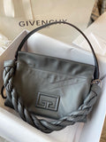 MC-GIVENCHY-216