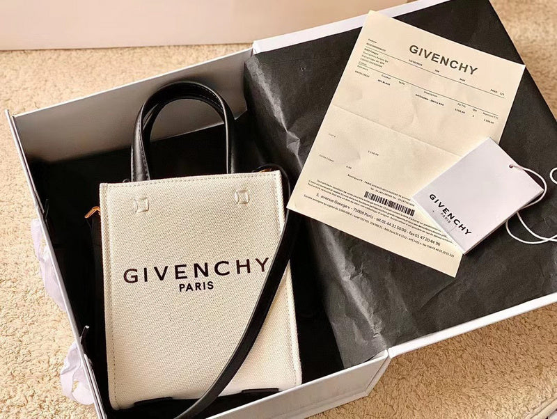 MC-GIVENCHY-217