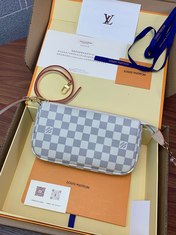 MC-LV-Bags-1704