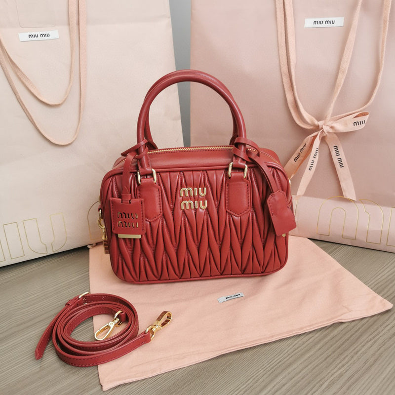 MC-Miu Miu-205