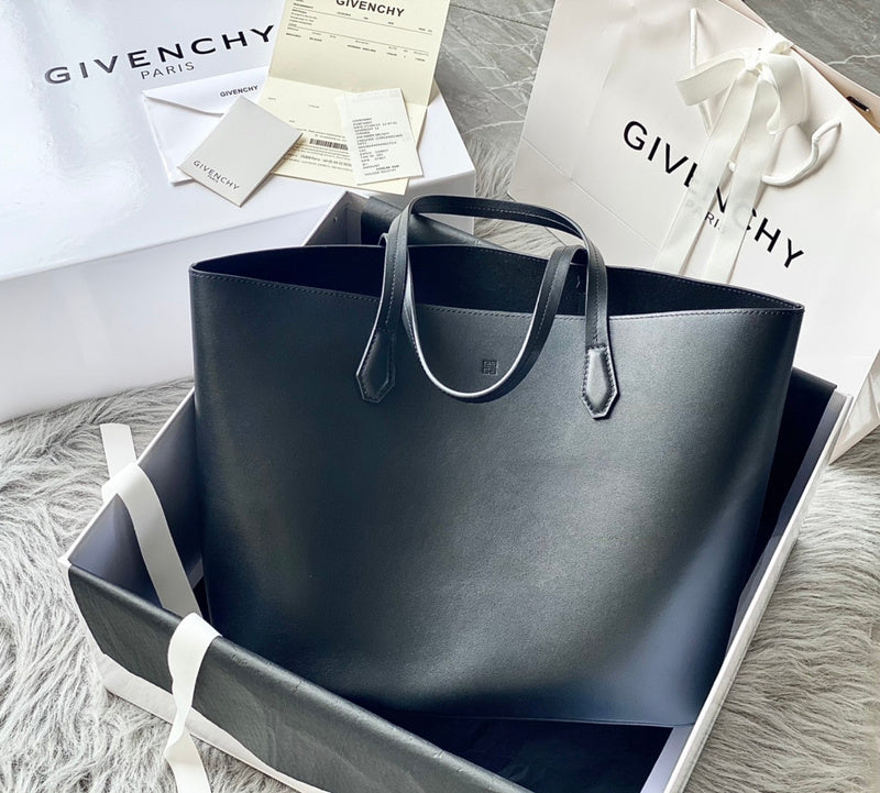 MC-GIVENCHY-234