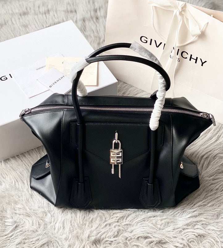 MC-GIVENCHY-236