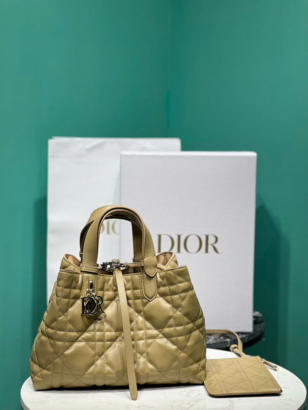 MC-Christian Dior-1696