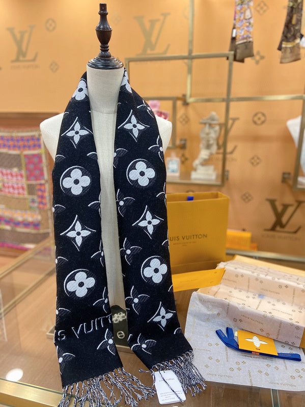 MC-Scarfs-587