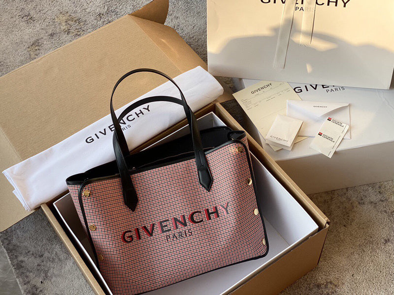 MC-GIVENCHY-244