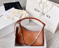 MC-GIVENCHY-245