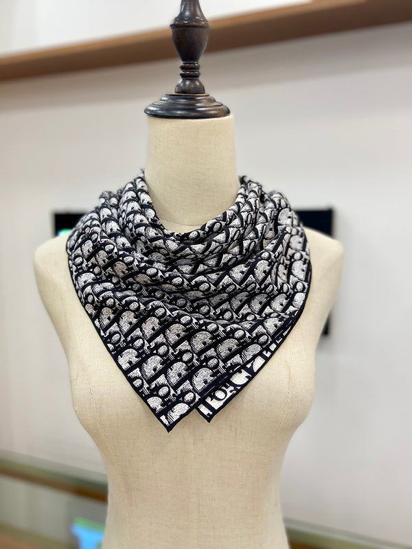 MC-Scarfs-606