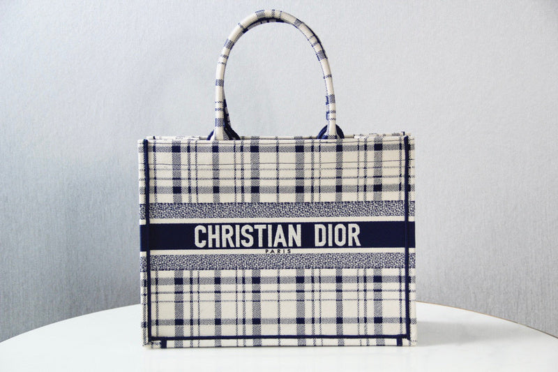 MC-Christian Dior-1827