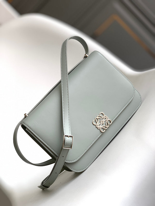 MC-Loewe-518