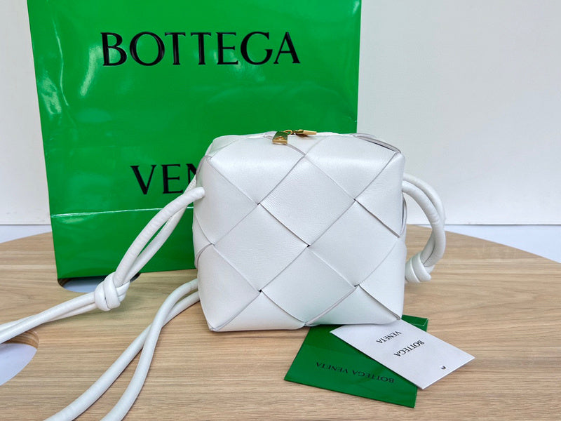 MC-Bottega Veneta-1100
