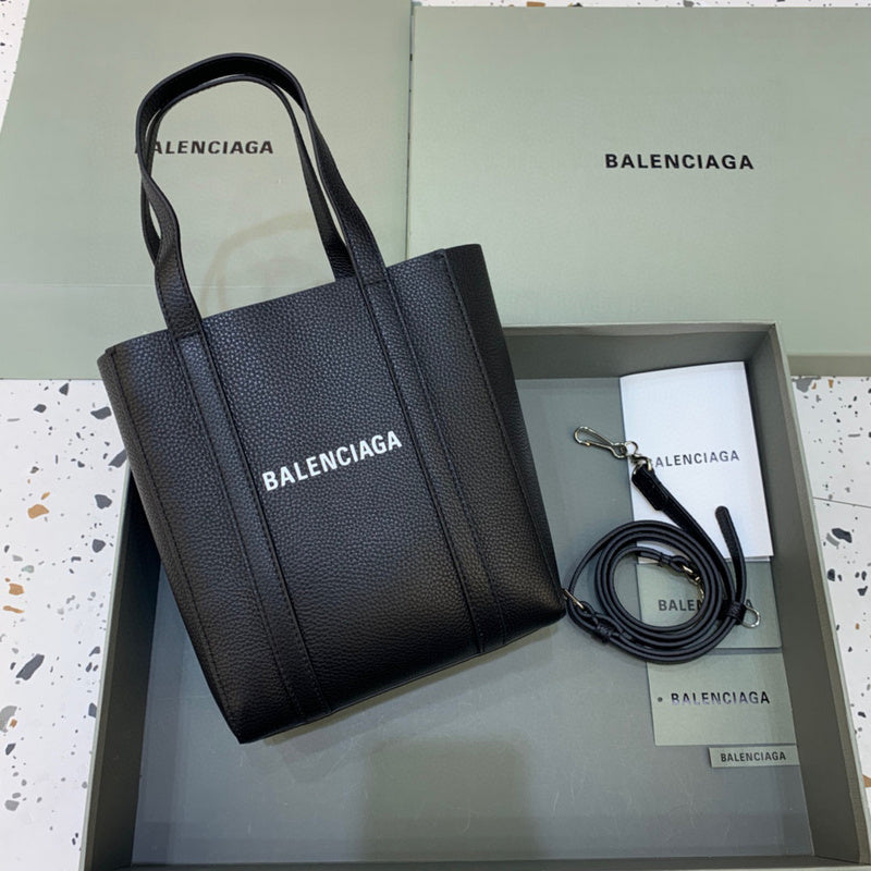 MC-Balenciaga-877