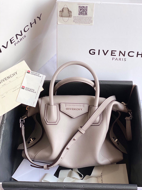 MC-GIVENCHY-277