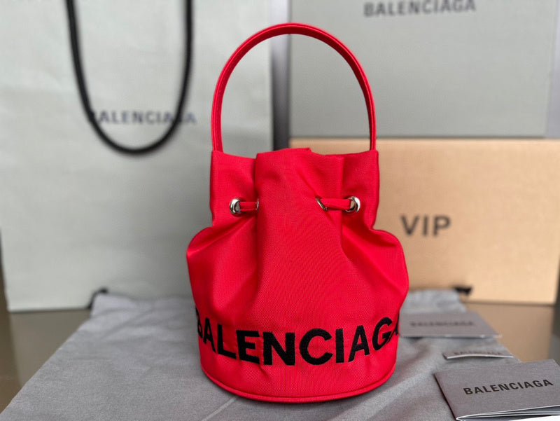 MC-Balenciaga-892