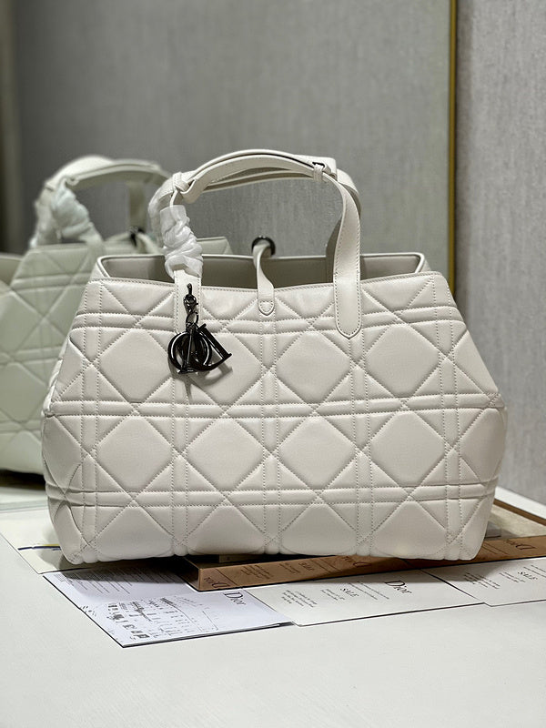 MC-Christian Dior-2018