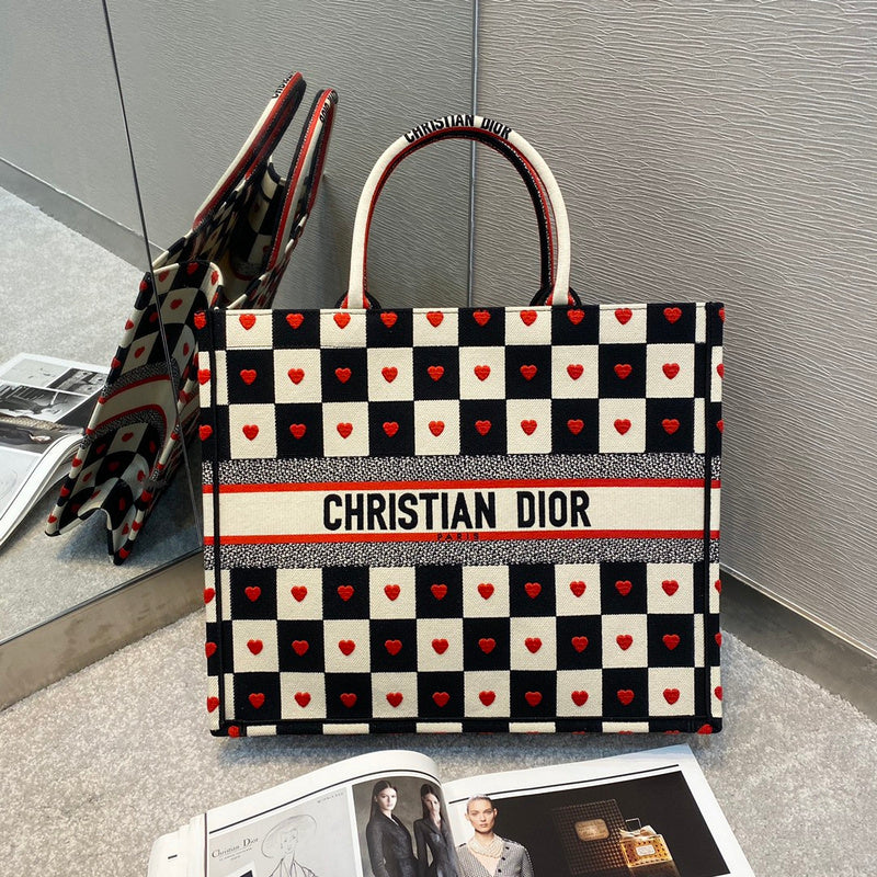 MC-Christian Dior-2023