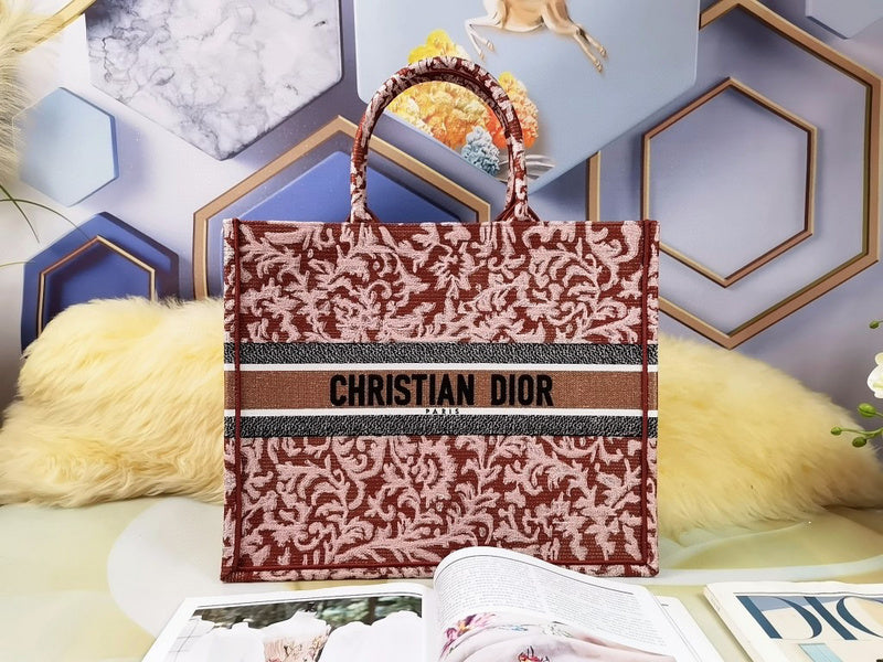 MC-Christian Dior-2030