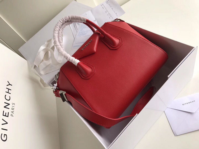 MC-GIVENCHY-289