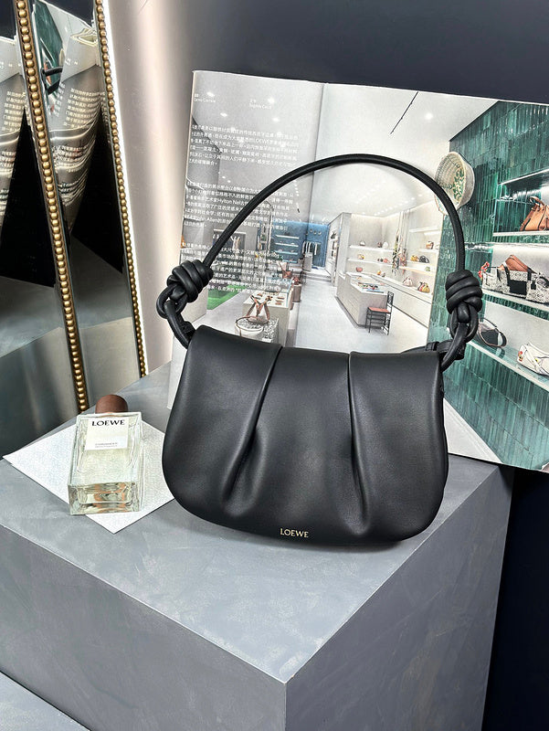 MC-Loewe-561