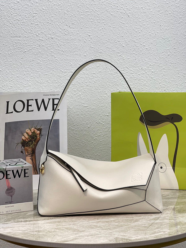 MC-Loewe-562