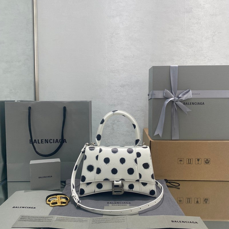 MC-Balenciaga-941