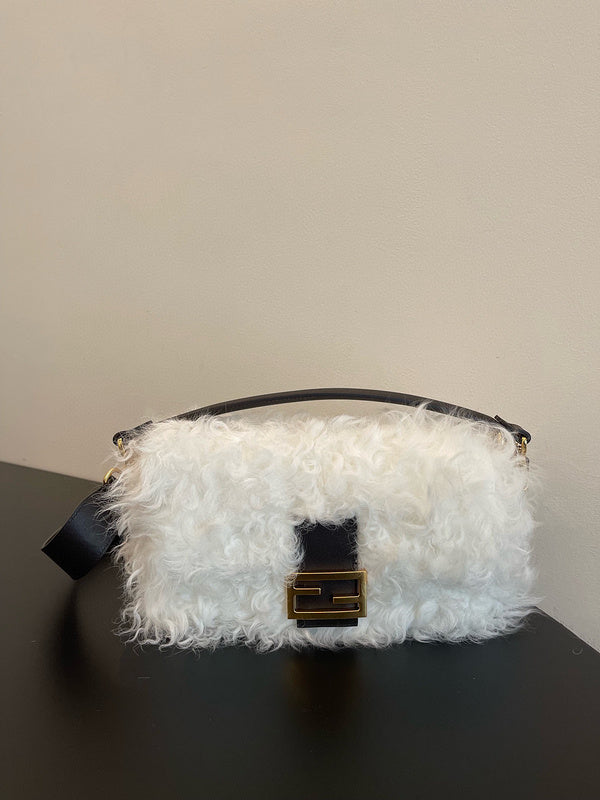 MC-FENDI-2247