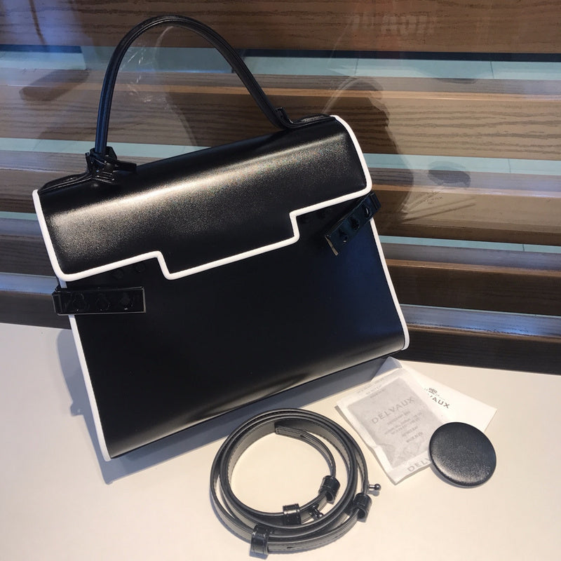 MC-Delvaux-022
