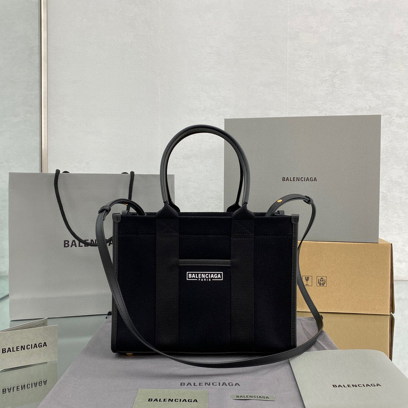 MC-Balenciaga-961