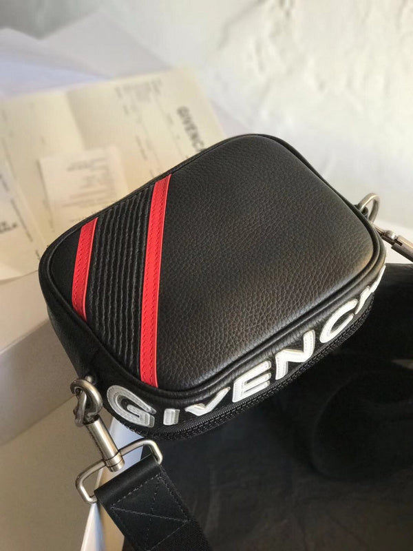 MC-GIVENCHY-306