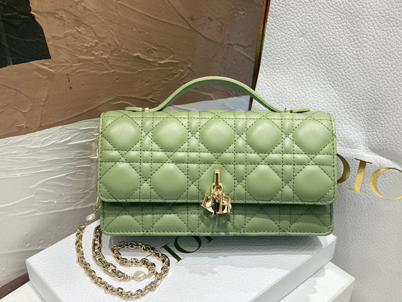 MC-Christian Dior-2191