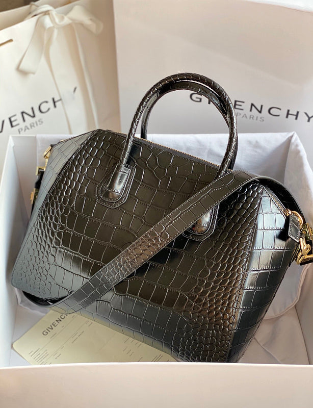 MC-GIVENCHY-320