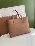MC-Burberry-383