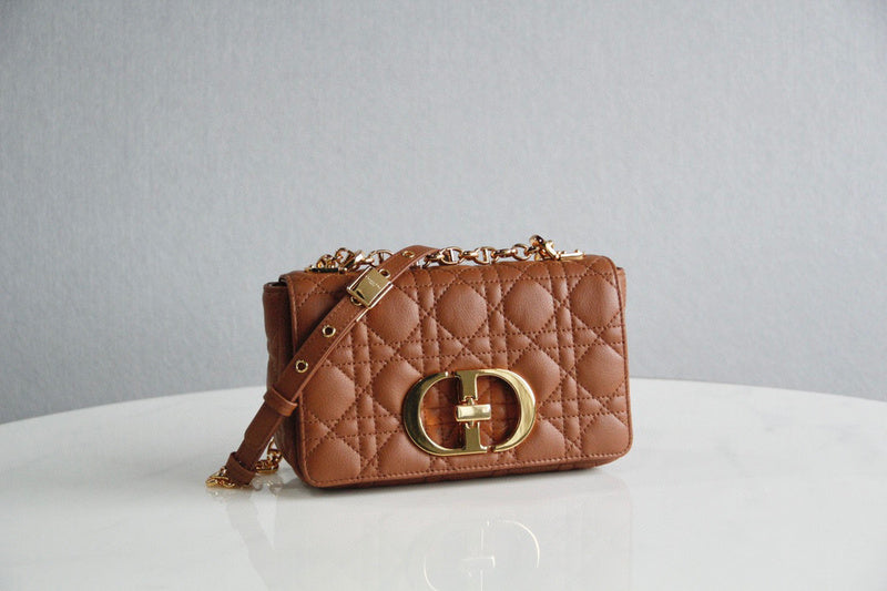 MC-Christian Dior-2437