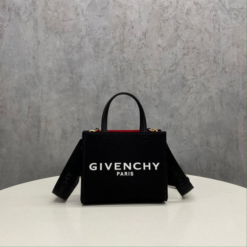 MC-GIVENCHY-352